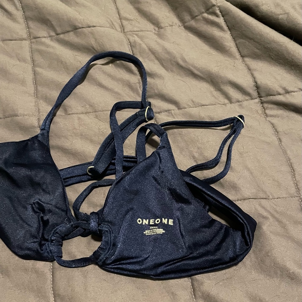 Oneone Swimwear top - Picture 4 of 4